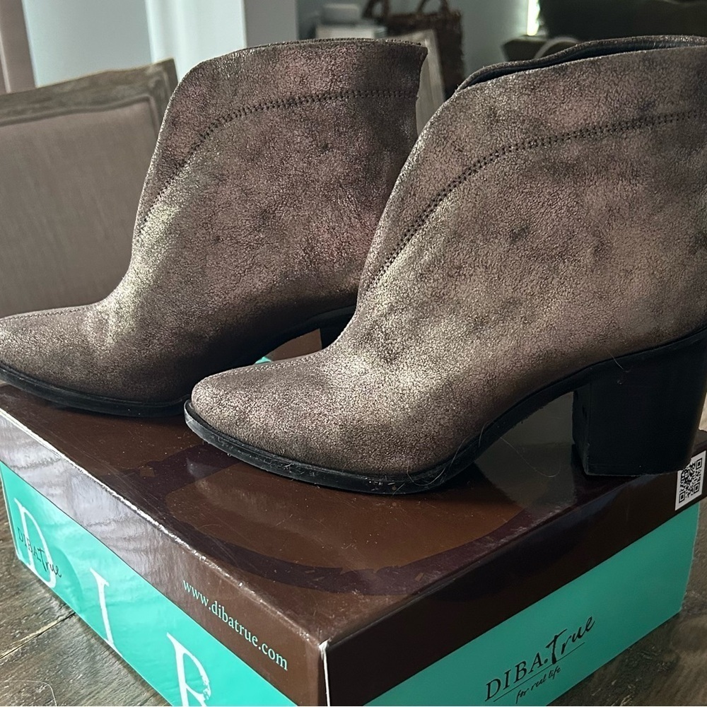 Diba True Women’s Karma V Throat Metallic Ankle Booties Size 8 Great Condition - Picture 6 of 9